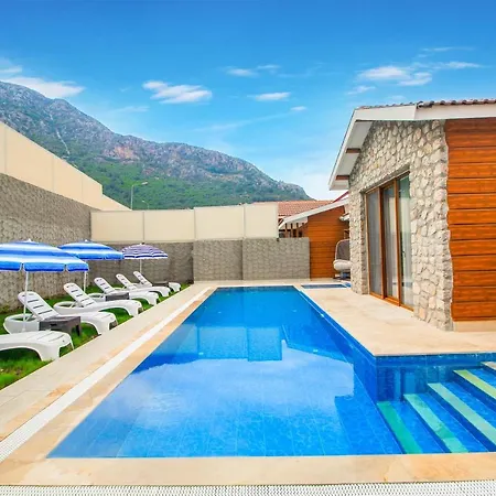 Patara Fiesta 3+1 Villa, Oezel Havuzlu, 빌라